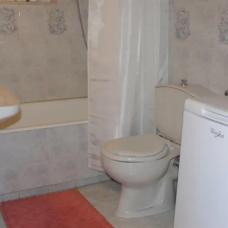 Апартаменты Getaway Retreat With Panoramic View, 3 Min From Sea